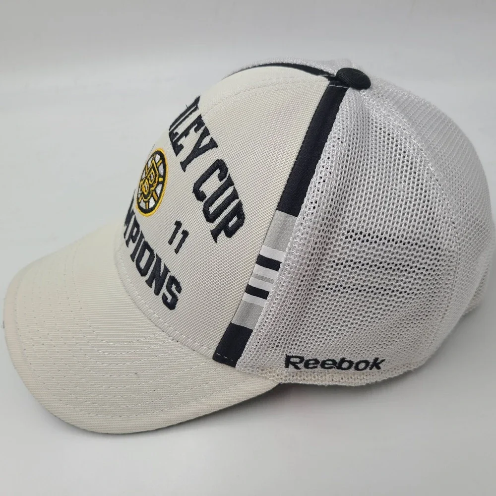 Boston Bruins Hat Fitted One Size Mesh Reebok White 2011 Stanley Cup Champions
